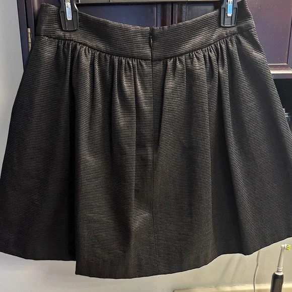 Banana Republic skirt. Size 6 - Picture 3 of 3